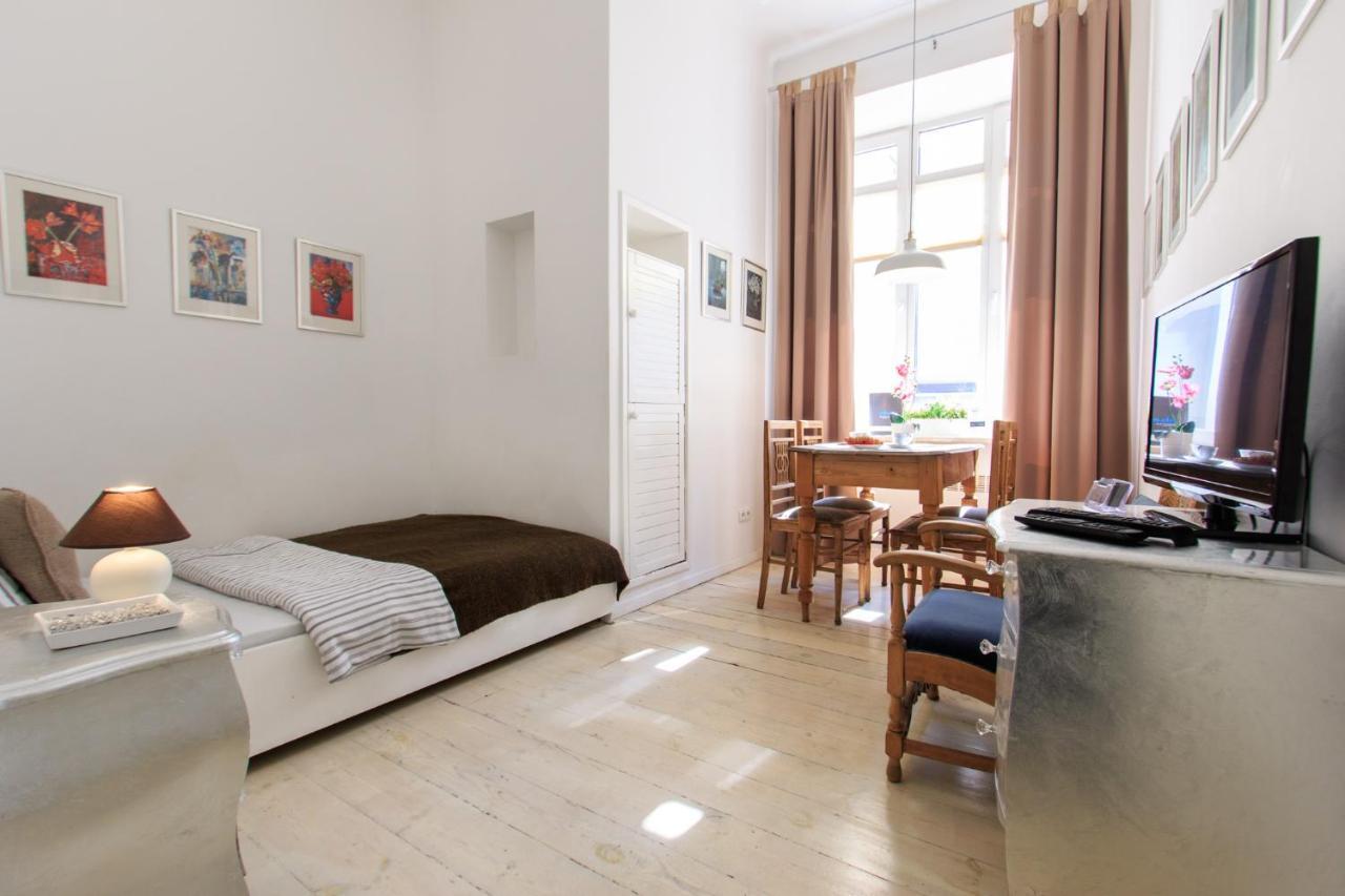 Rental Apartments Poznanska Warschau Buitenkant foto